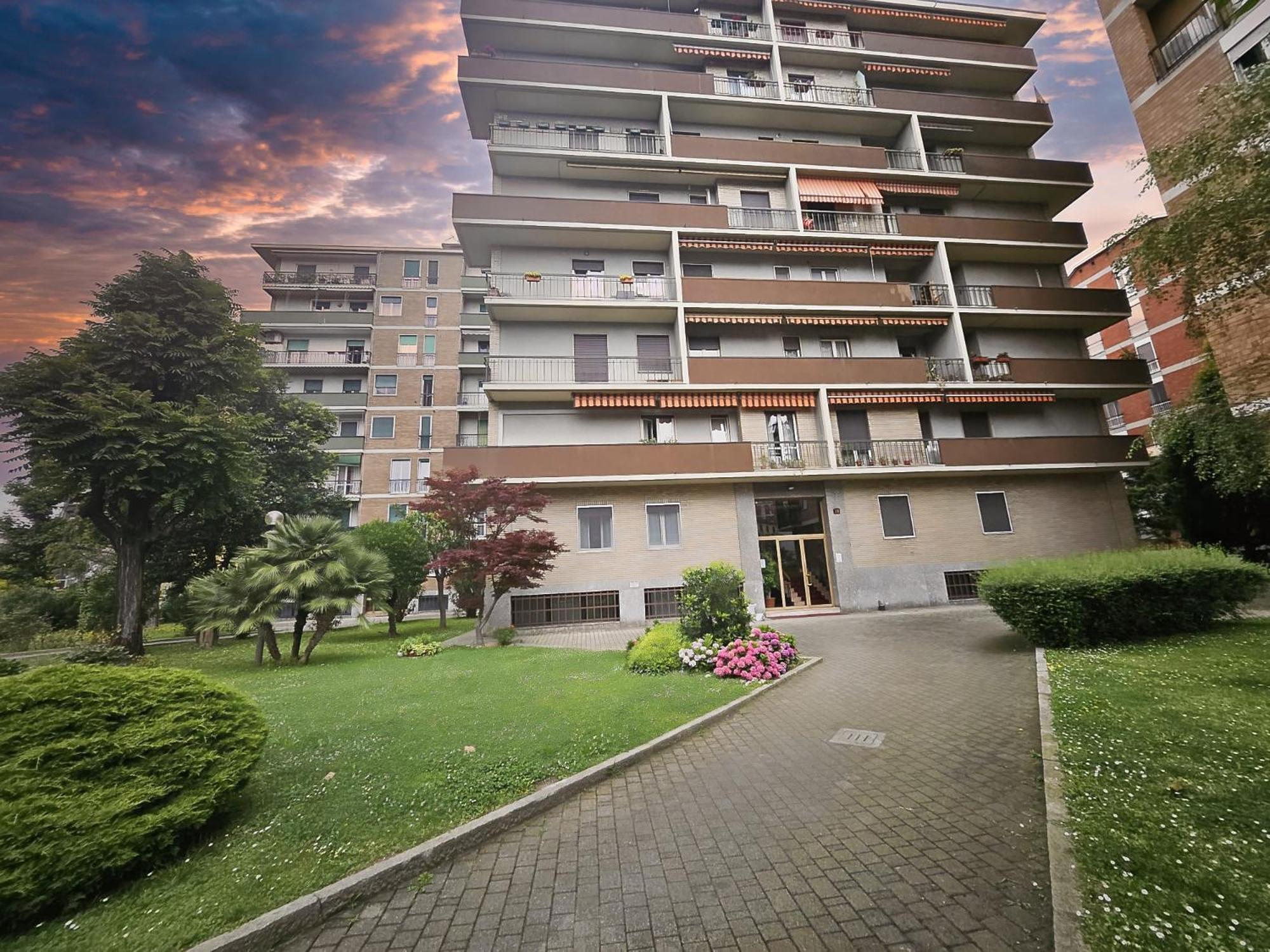 Hbhall Linate Apartment Milan Luaran gambar